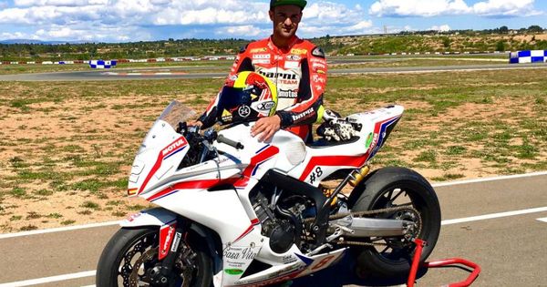 Foto: El piloto de Ducati Xavi Forés. (Foto: Twitter de @XaviFores)