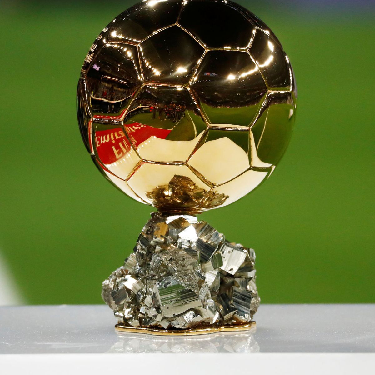 France Football entregará un nuevo Balón de Oro solo para porteros