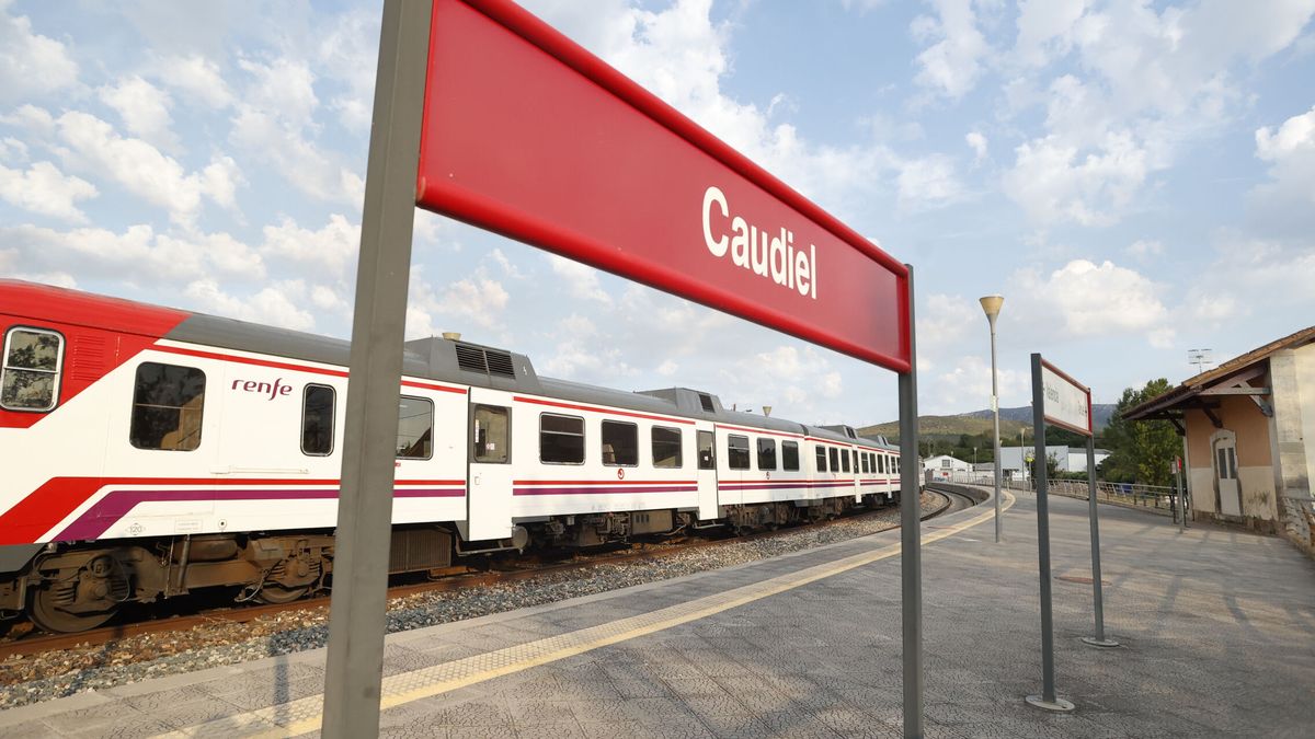 La Policía Judicial ya investiga el incidente del tren en el incendio de Bejís (Castellón)