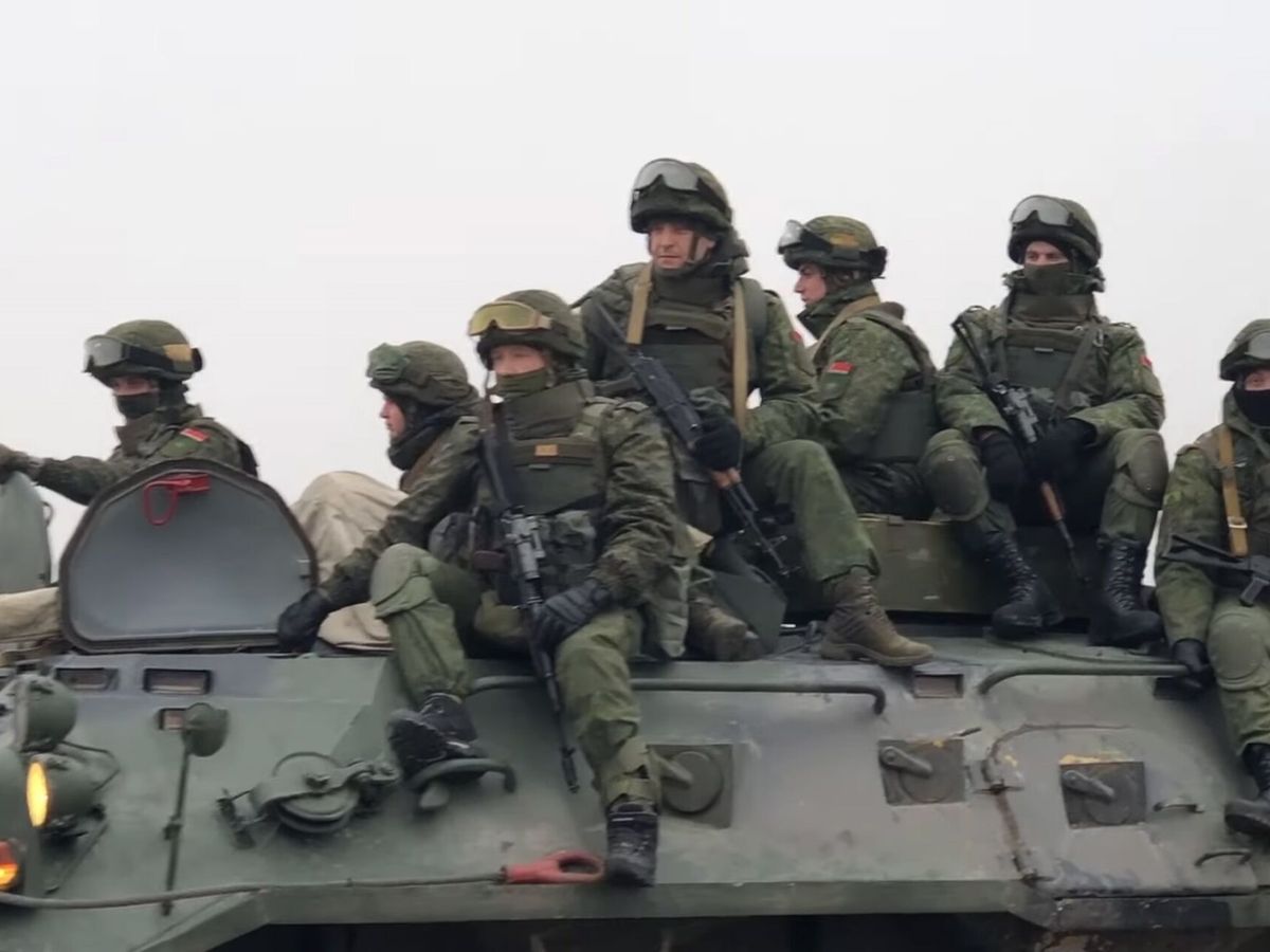 Foto: Fuerzas de la OTSC enviadas a Kazajistán. (EFE)