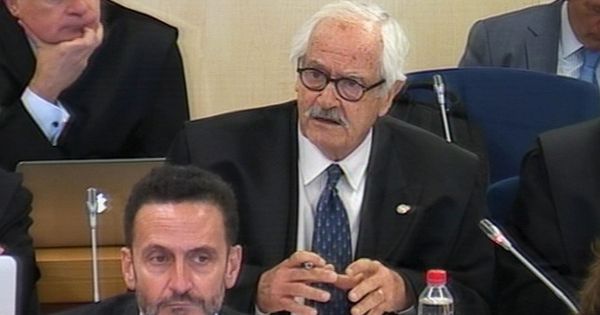 Foto: El abogado de ADADE, Mariano Benítez de Lugo, durante el juicio a Rajoy por la Gürtel (EFE)