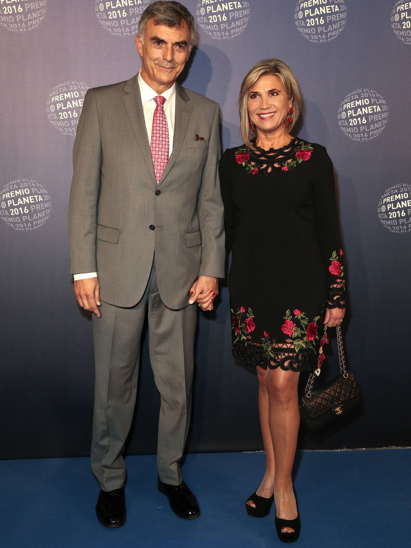 Julia Otero y su pareja, Josep Martínez, en los Premios Planeta. (Getty)