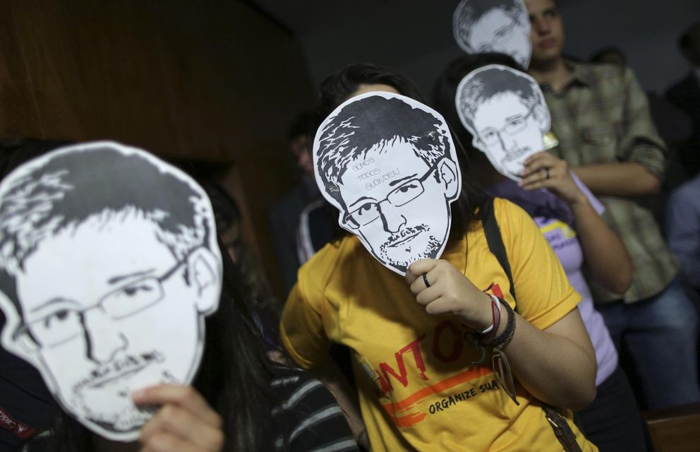 Simpatizantes de Edward Snowden, antiguo empleado de la CIA. (Reuters)