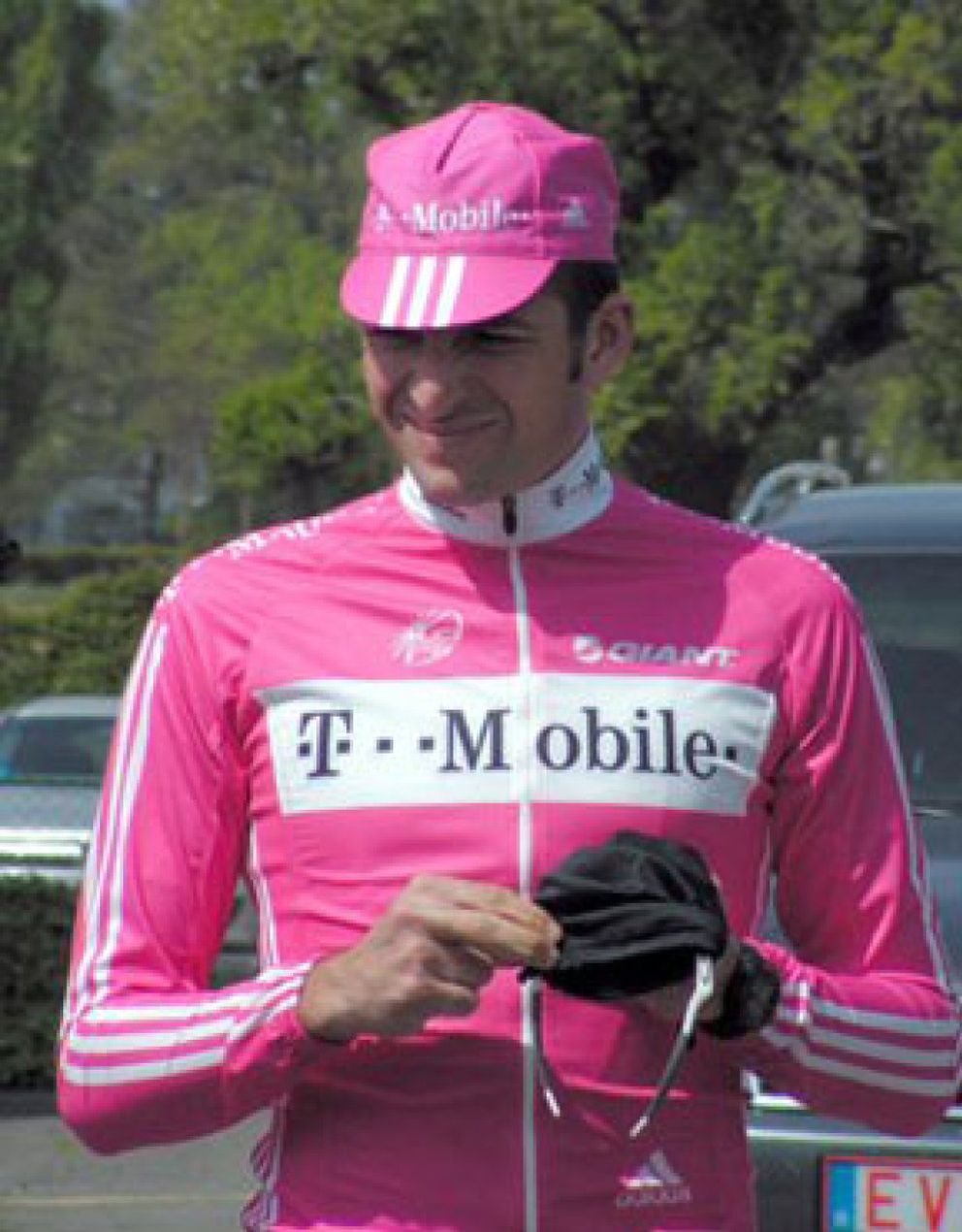 Foto: Bernucci da positivo y es despedido por el T-Mobile