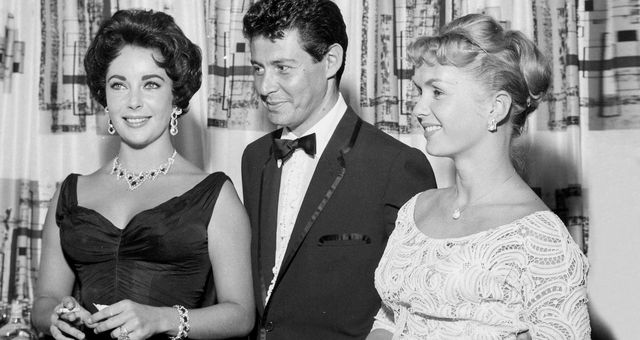 Elizabeth Taylor, Eddie Fisher y Debbie Reynolds, a finales de los 50. (EFE)