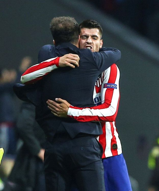 Foto: El abrazo de Morata y Simeone este martes. (EFE)