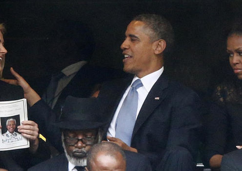 Foto: Helle Thorning-Schmidt conversa con Barack Obama durante la ceremonia de homenaje a Mandela (Reuters)