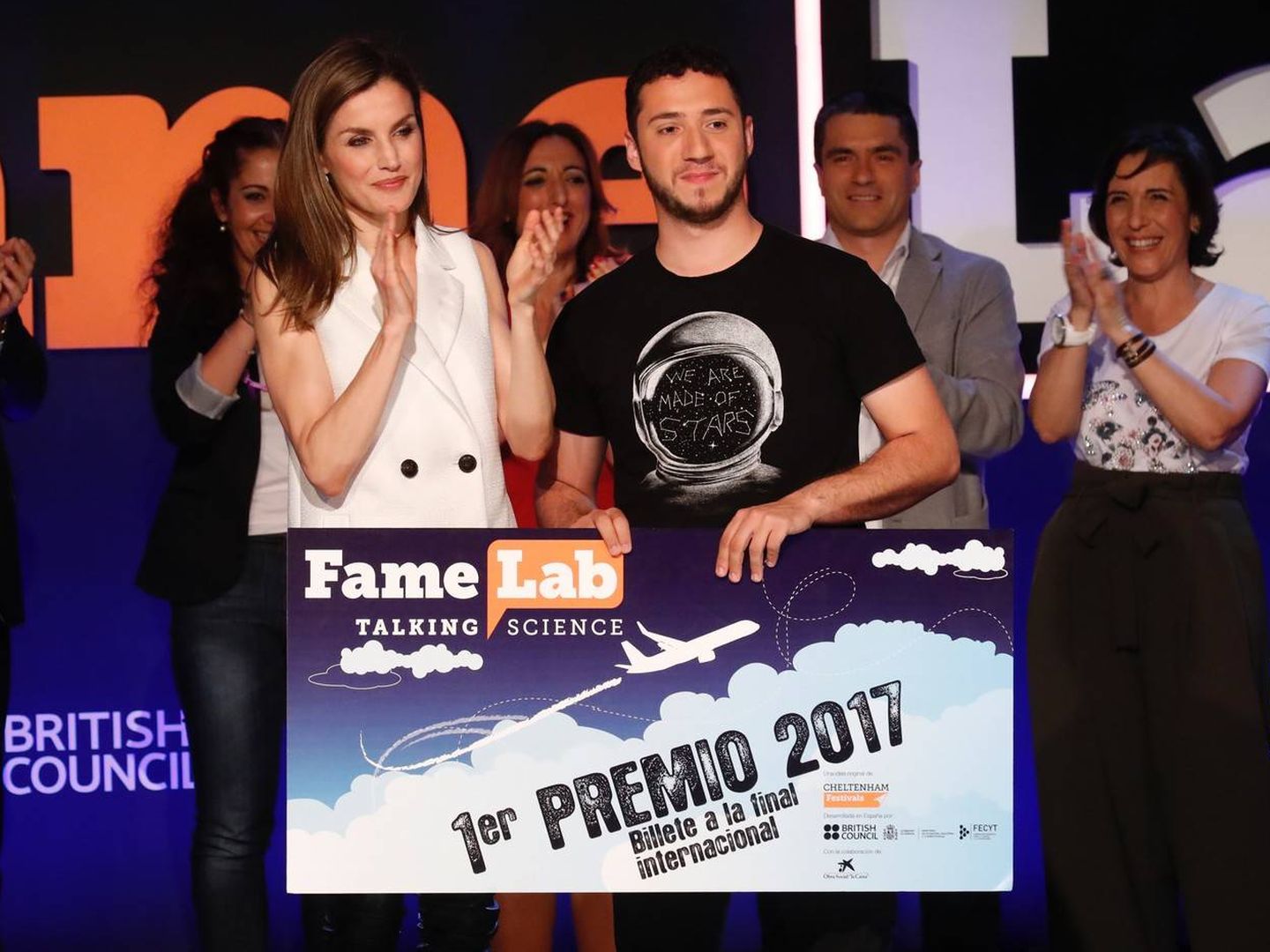 El estudiante extremeño, ganador de Famelab en 2017, junto a la Reina Letizia (Casa Real)