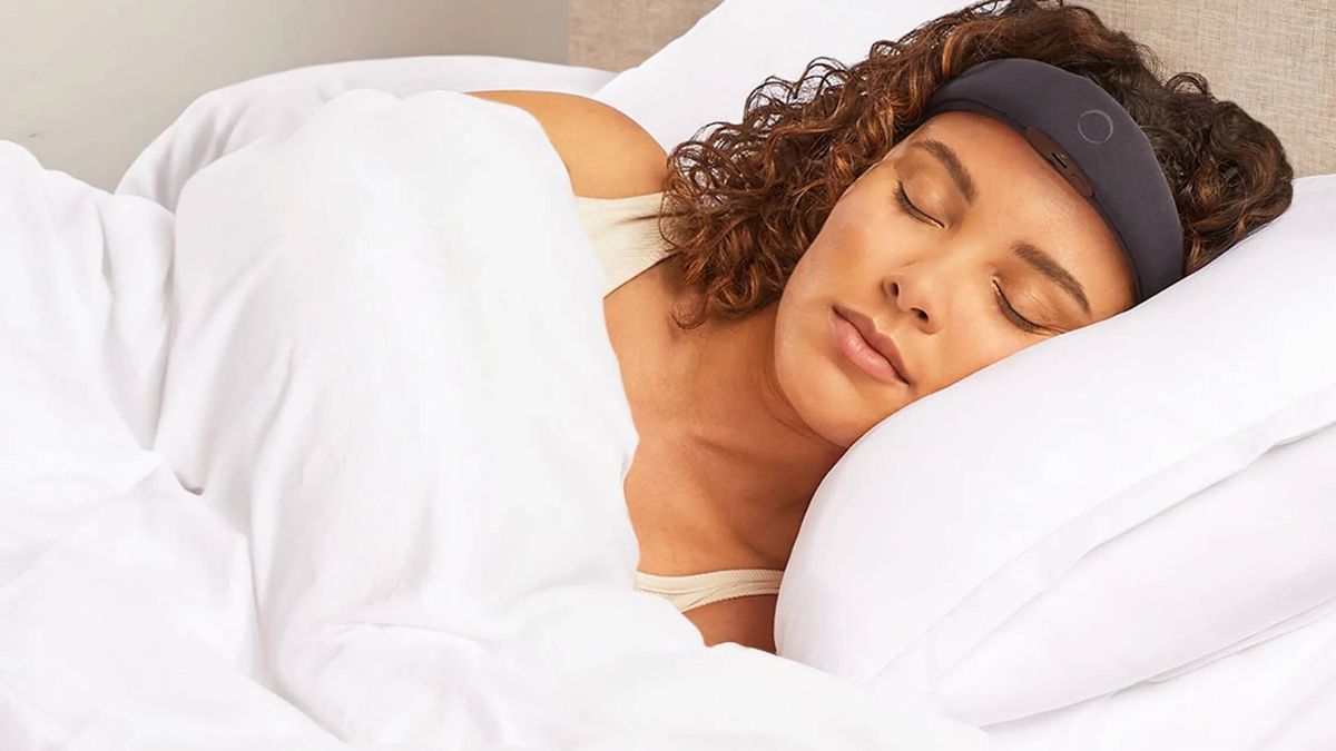 La nueva tecnología que hace que te duermas rápidamente modificando tus señales cerebrales