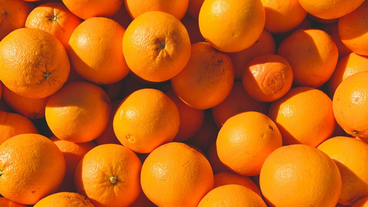 ¿Puede el exceso de vitamina C causar efectos secundarios? 