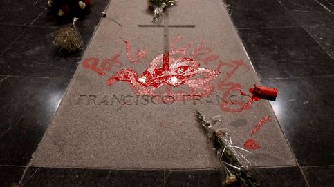 Absuelto el artista que pintó en la tumba de Franco en el Valle de los Caídos