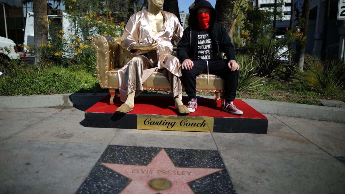 Una estatua de Harvey Weinstein en los Oscar para criticar el silencio de Hollywood