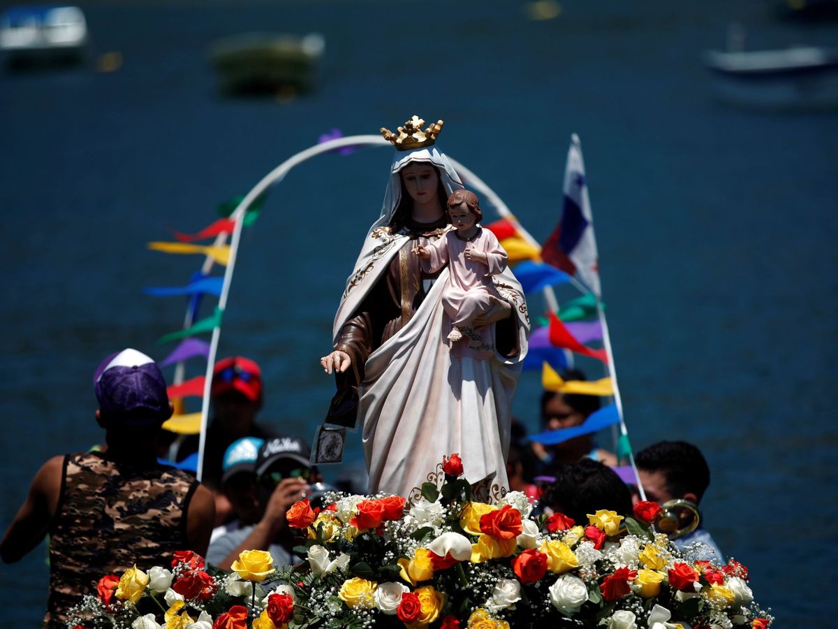 Foto: Romería acuática de la Virgen del Carmen en Isla Taboga, Panamá (EFE)
