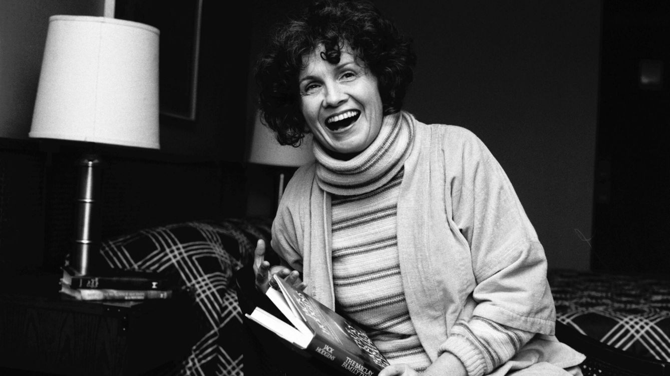 Foto: La escritora Alice Munro, premio Nobel de Literatura 2013, en una imagen de 1981 (EUROPA PRESS. Foto de ARCHIVO)
