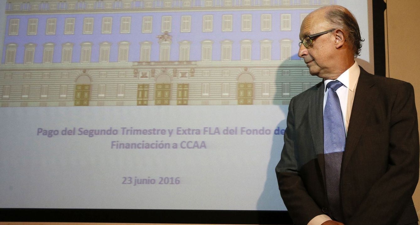 Cristóbal Montoro, durante la rueda de prensa del Fondo de Liquidez Autonómica (FLA). (EFE)