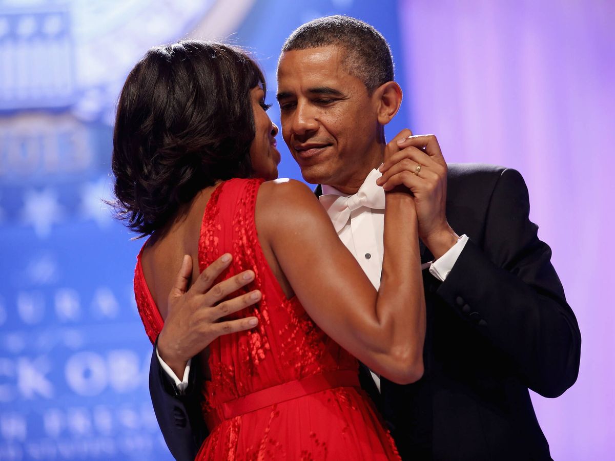 Foto: Michelle y Barack Obama bailan en una imagen de archivo. (Getty)