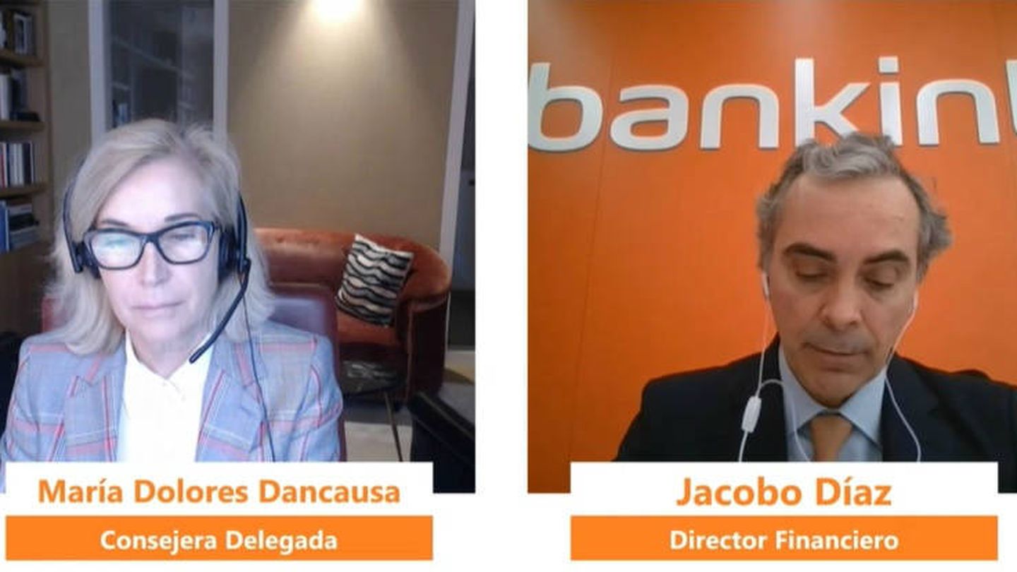 La CEO de Bankinter, María Dolores Dancausa, y el director financiero, Jacobo Díaz. (EFE)