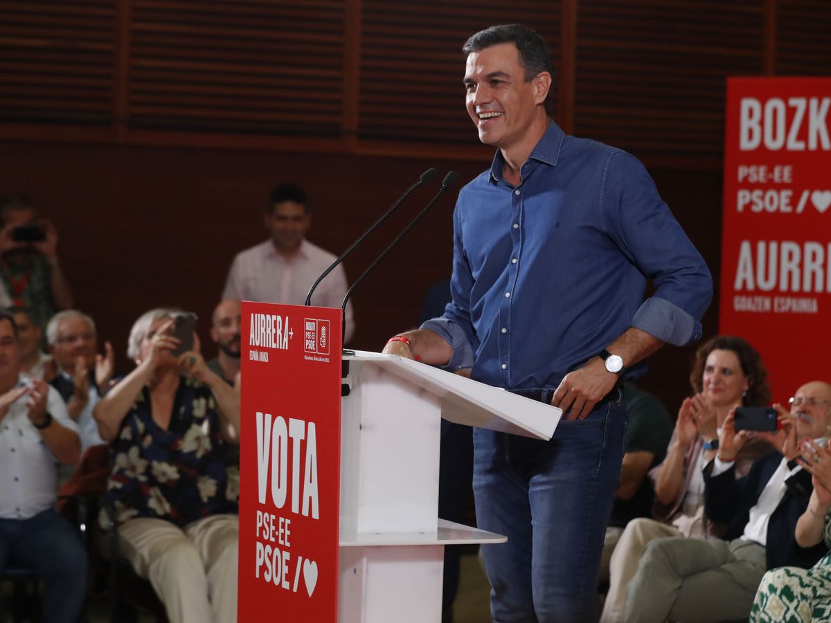 Foto: El presidente del Gobierno y candidato a la reelección por el PSOE, Pedro Sánchez, en un acto de campaña en San Sebastián. (EFE/Juan Herrero)