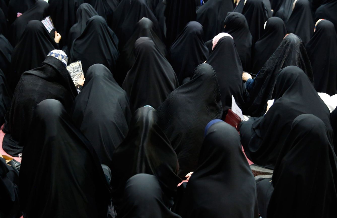 Ceremonia en apoyo al hijab obligatorio. (Reuters)