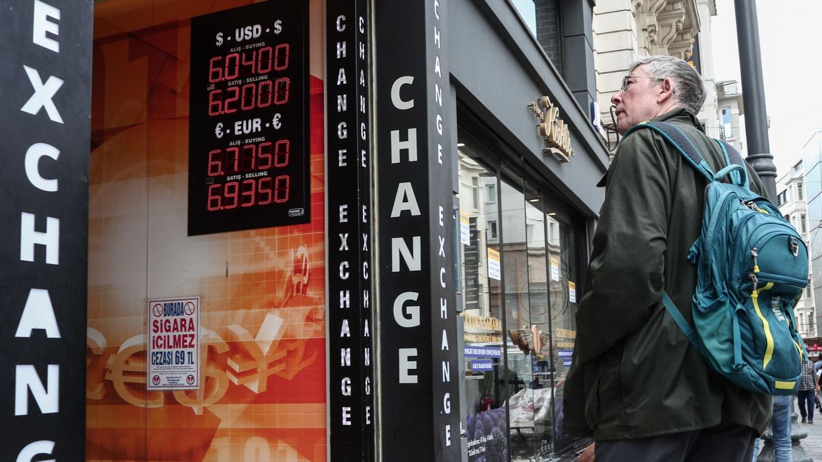 Bruselas multa con 1.000 millones a un cártel bancario en el mercado de divisas