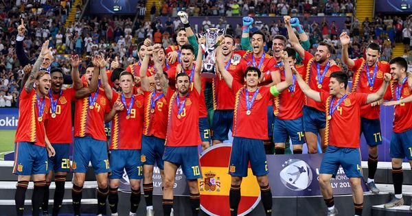 Foto: La Selección española Sub-21 celebrando el triunfo. (EFE)
