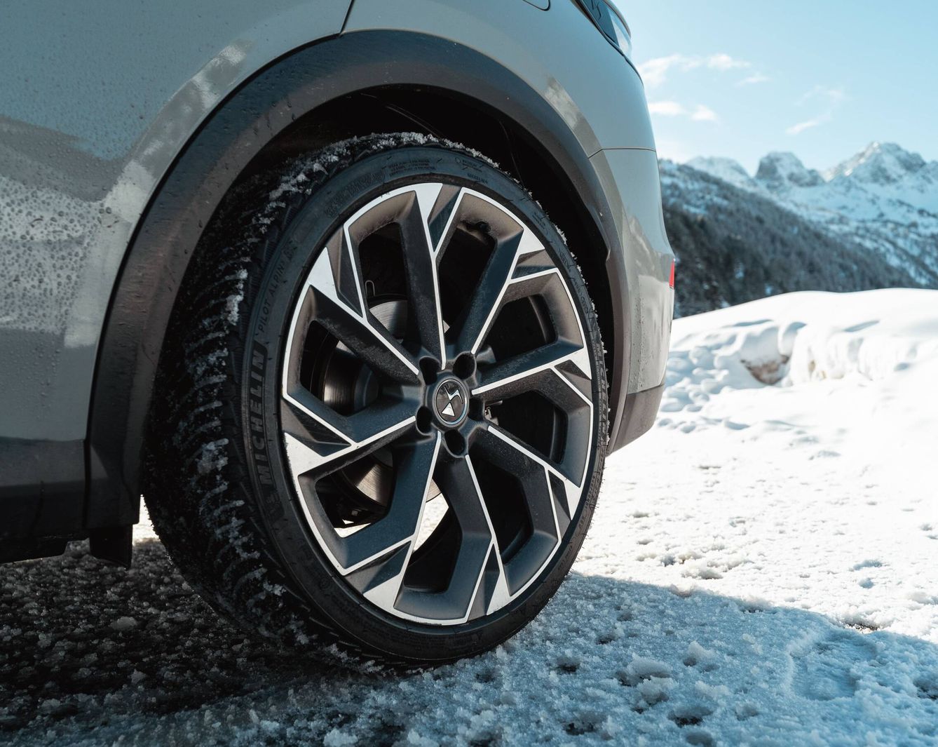 En nuestra prueba el DS7 iba equipado con neumáticos Michelin 'All Season'.