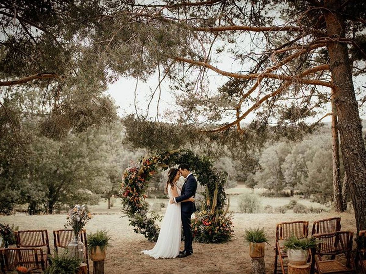 Arcos de flores para decorar tu boda: acierta con la tendencia nupcial más  instagrameable