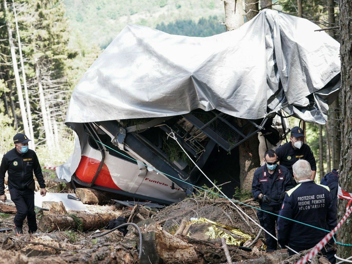 Foto: Lugar del accidente de teleférico en el que solo sobrevivió Eitan. (EFE)