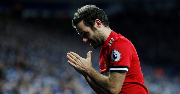 Foto: Juan Mata, en un partido con el Manchester United. (Reuters)