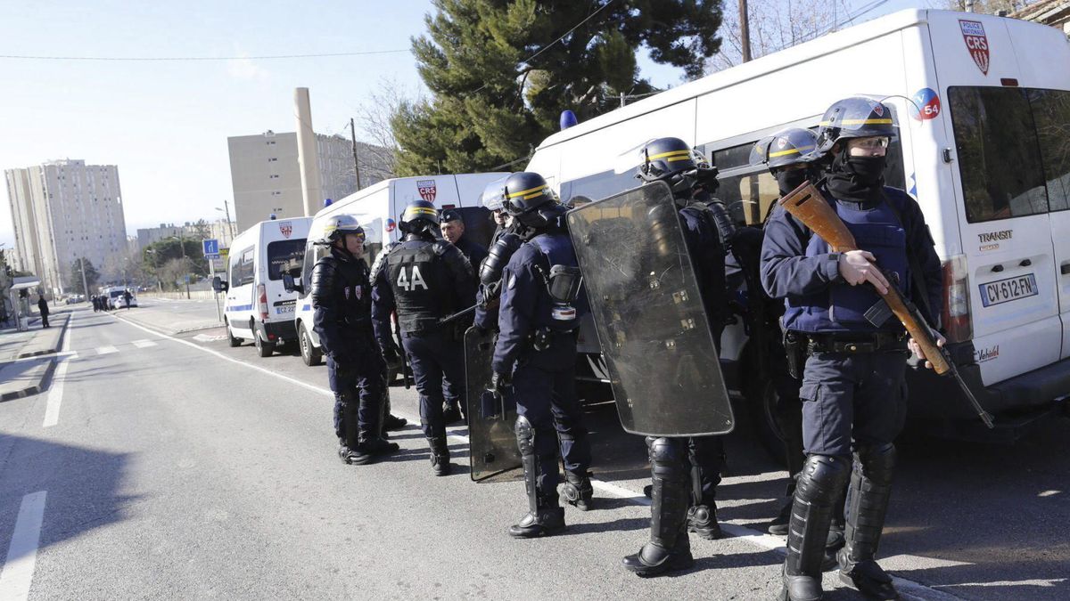 Tirotean al director de la Policía de Marsella, donde Manuel Valls está de visita