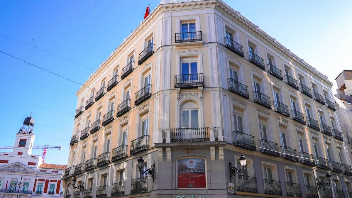 El Corte Inglés da la campanada y pone a la venta dos edificios en Puerta del Sol