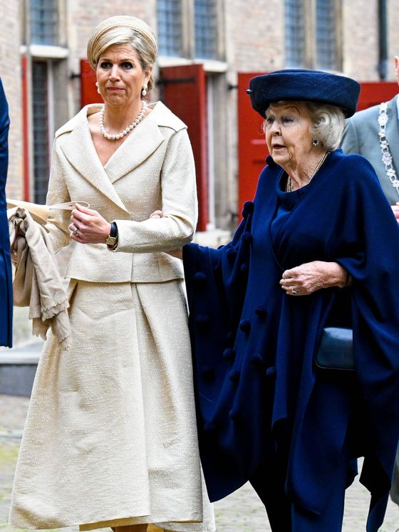 La reina Máxima junto a su suegra, Beatriz. (CP)