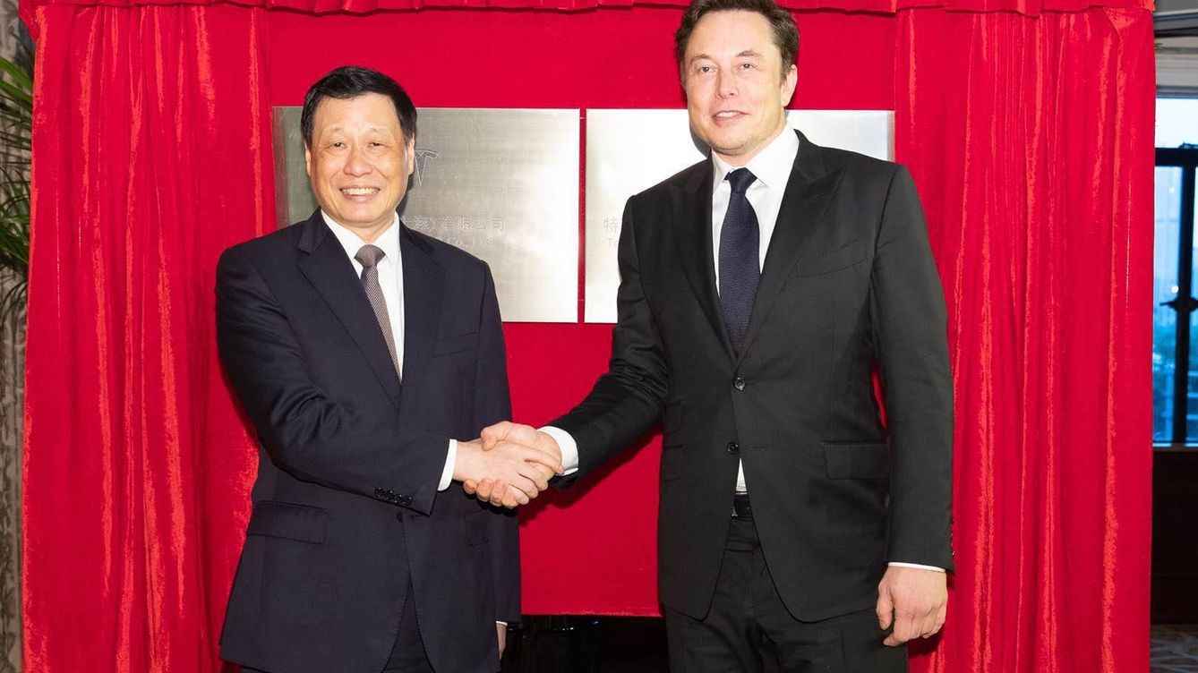 Tesla elige China para fabricar fuera de EEUU y entrar en el mayor mercado mundial