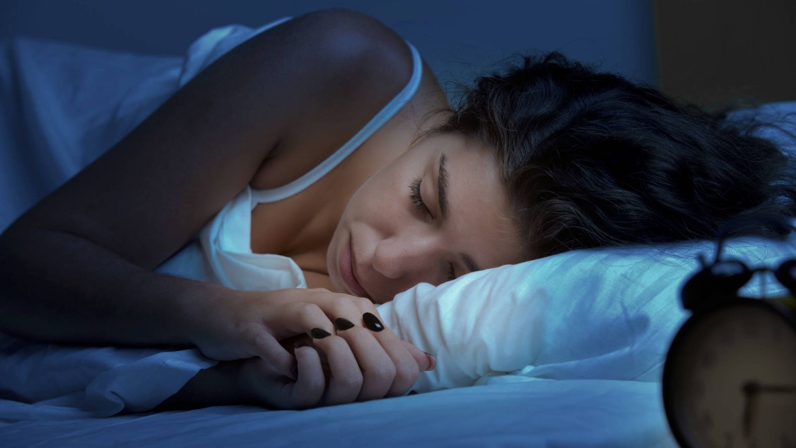 Foto: Si controlamos nuestros ritmos circadianos, podremos despertarnos incluso sin alarmas. (iStock)