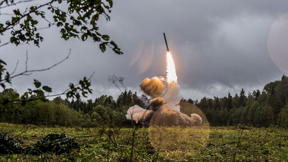 EEUU se retira del tratado de misiles de rango intermedio y culpa de ello a Rusia
