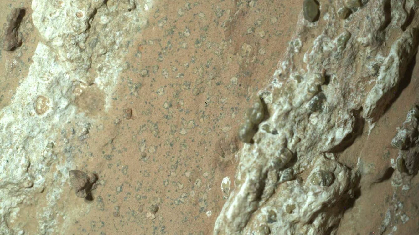 La NASA encuentra una roca en Marte con intrigantes rastros de vida 