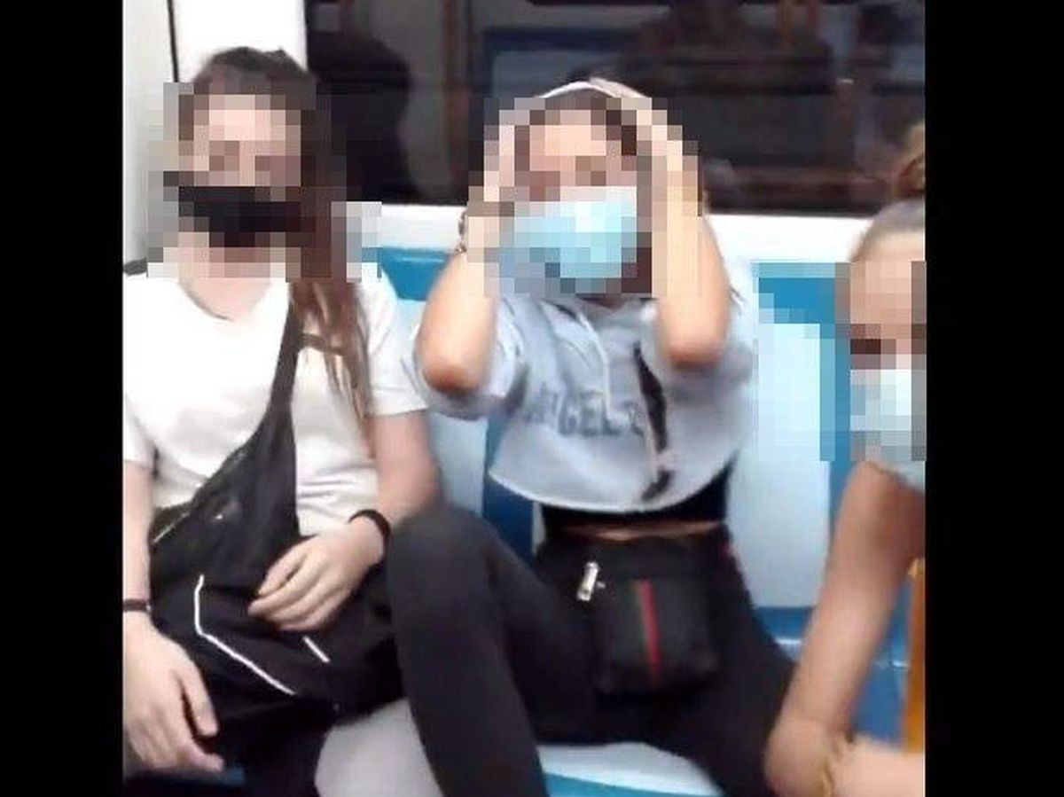 Foto: Fotograma del vídeo de la agresión verbal en el Metro de Madrid. 