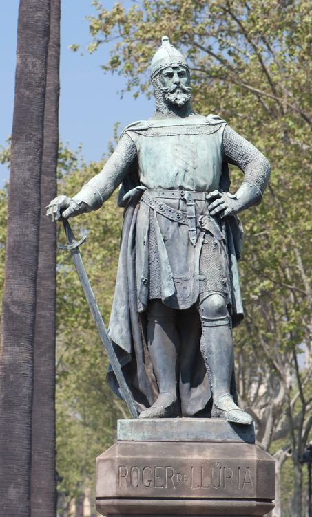 Estatua de Roger de Lauria en Barcelona. (Wikipedia)
