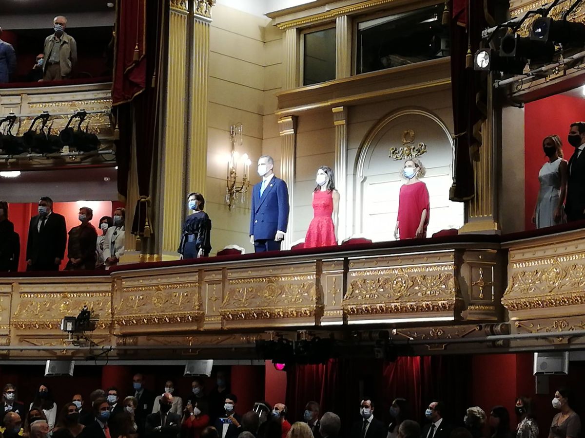 Foto: Los Reyes en el Teatro Real.