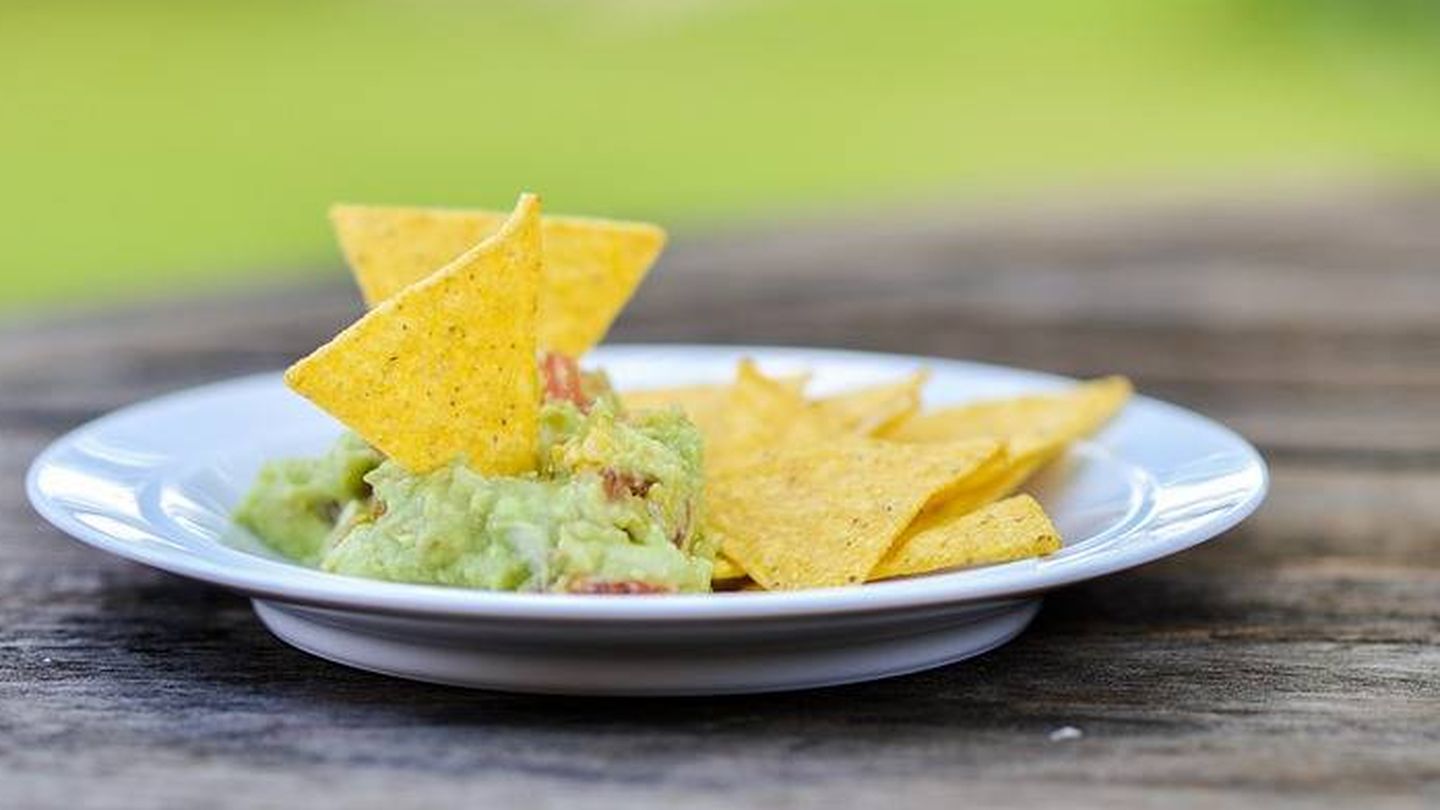 'Snack' de nachos con guacamole. (Pixabay)