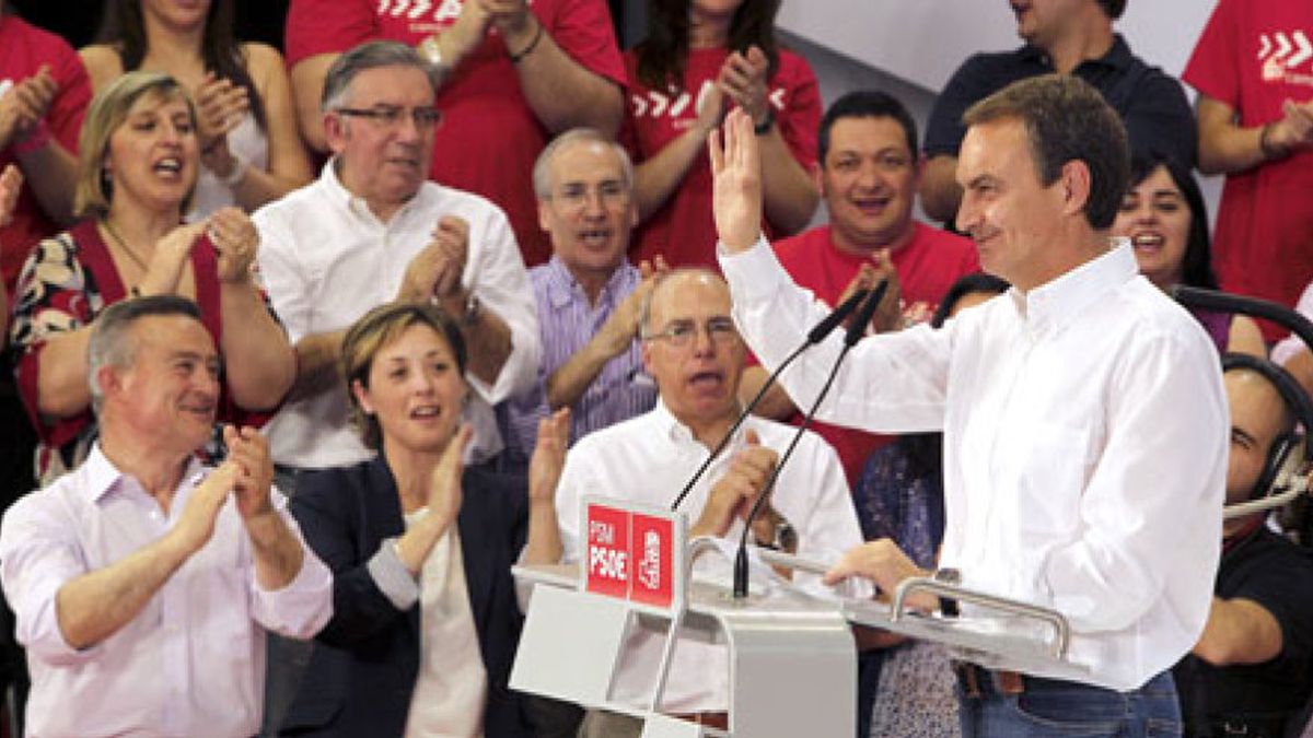 Zapatero se reencuentra con Tomás Gómez para intentar salvar el 22-M