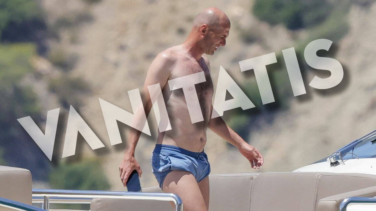 Zidane, disfrutando de un día de mar. (Foto: Vanitatis)