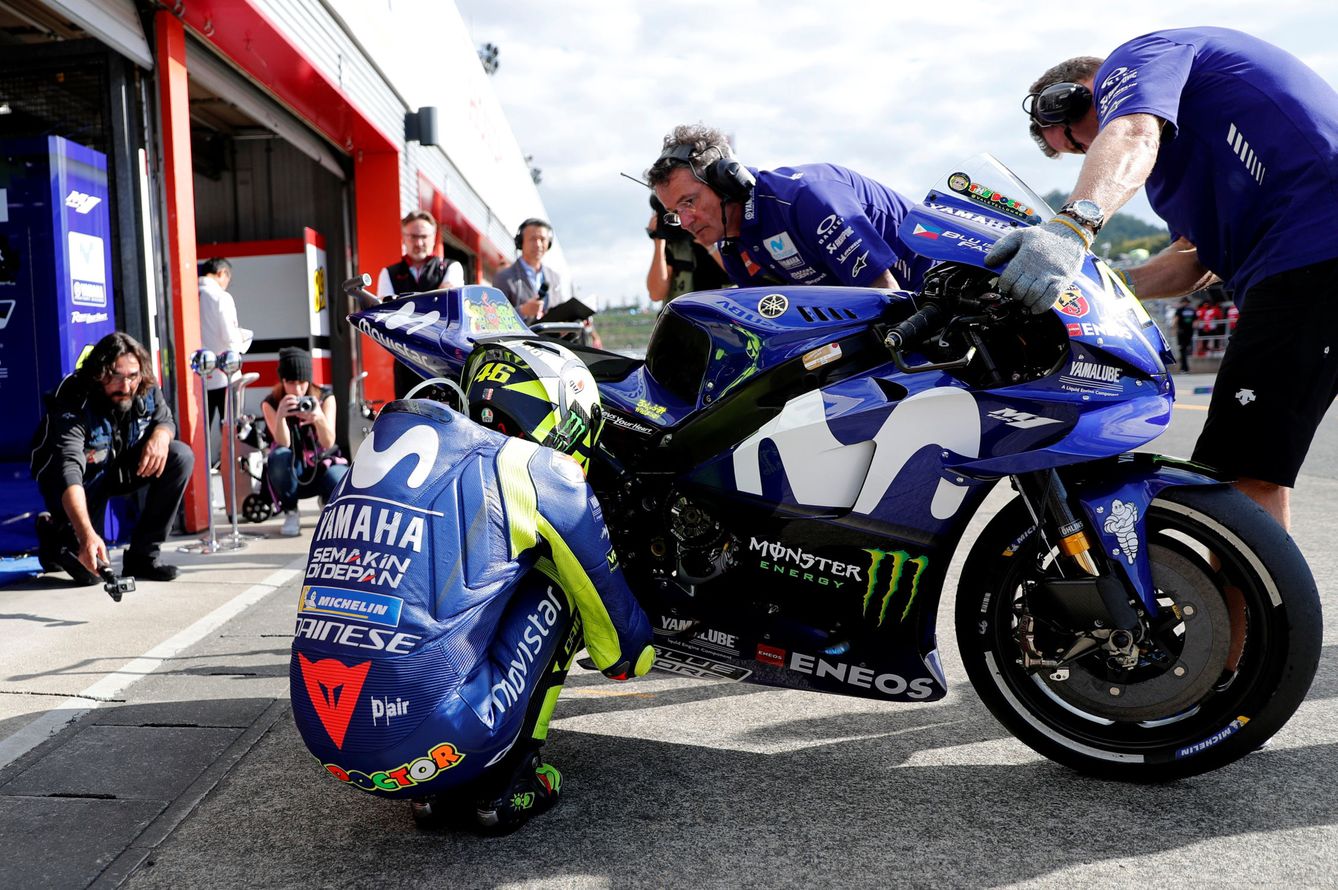 La Yamaha de esta temporada le gusta más a Rossi que a Viñales. (Reuters)
