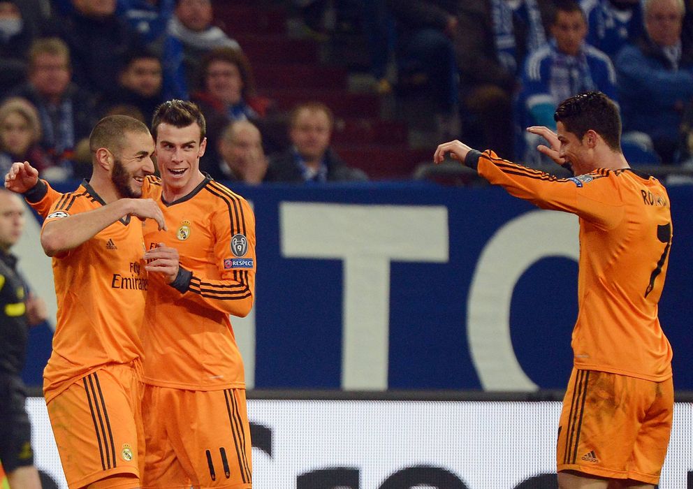 Foto: Benzema, Bale y Cristiano celebran sus goles ante el Schalke (Imago). 