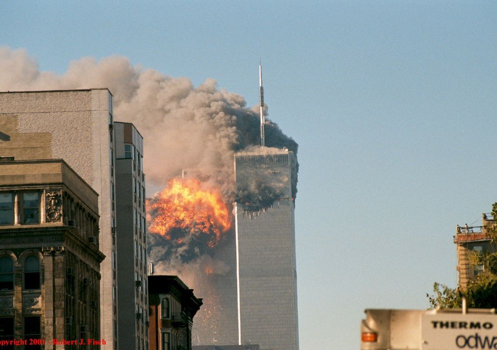 Foto: Atentado contra las Torres Gemelas el 11 de septiembre de 2001 (CC)
