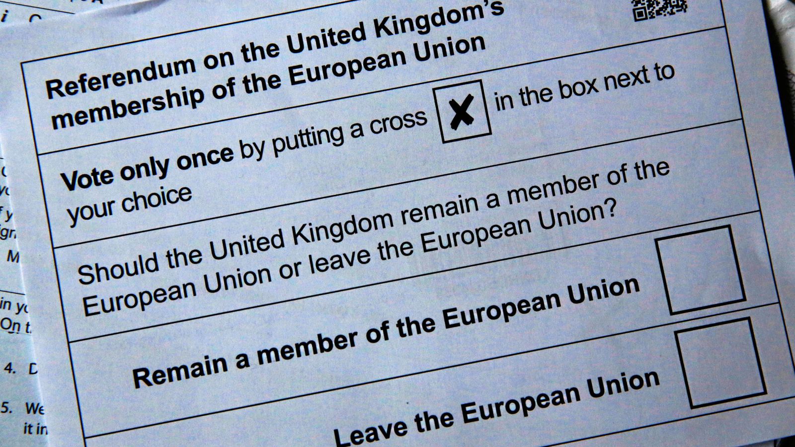 Foto: Papeleta del referéndum del 23 de junio en el que los británicos escogerán entre permanecer o salir de la Unión Europea. (Reuters)