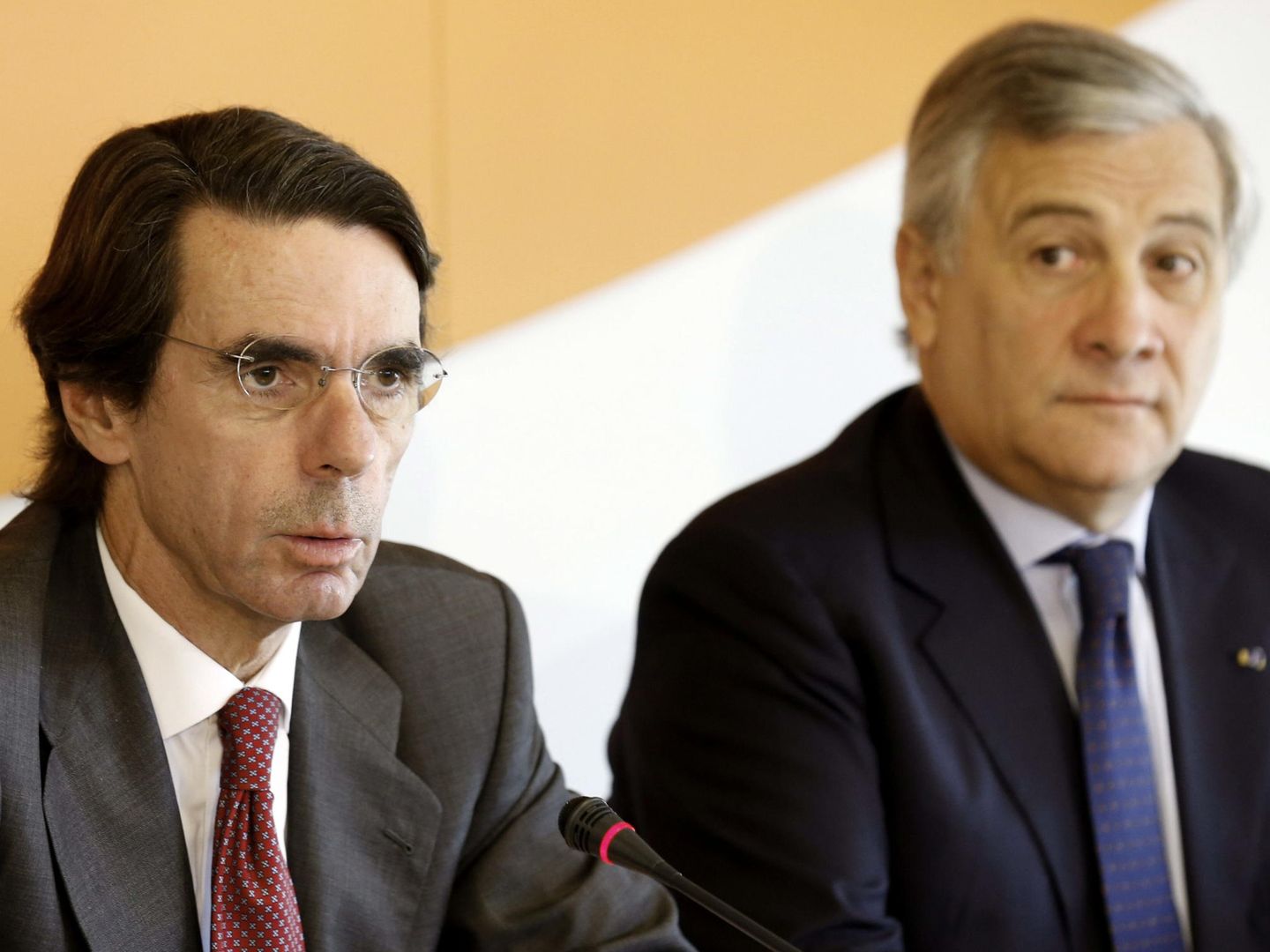 Antonio Tajani con José María Aznar durante un acto en la FAES (EFE)