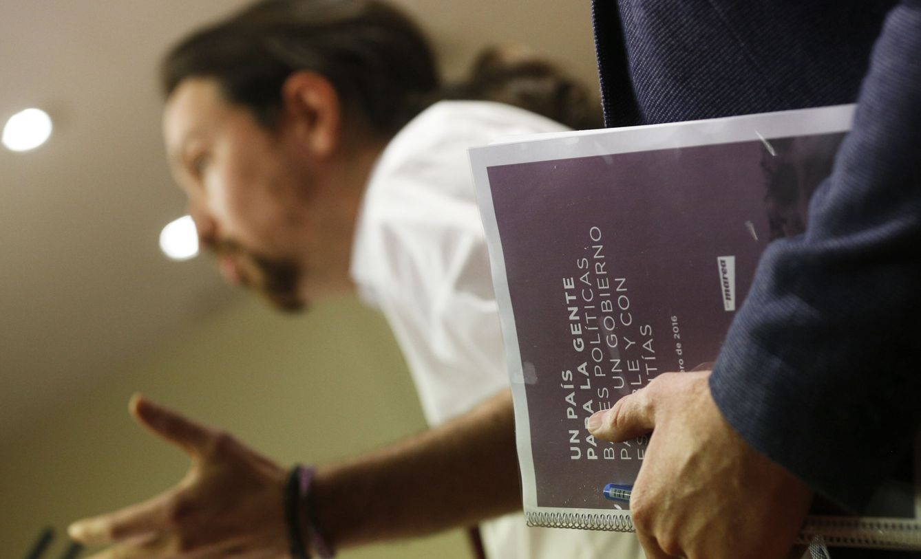 Pablo Iglesias presenta su documento, que incluye un referéndum para Cataluña. (Reuters)