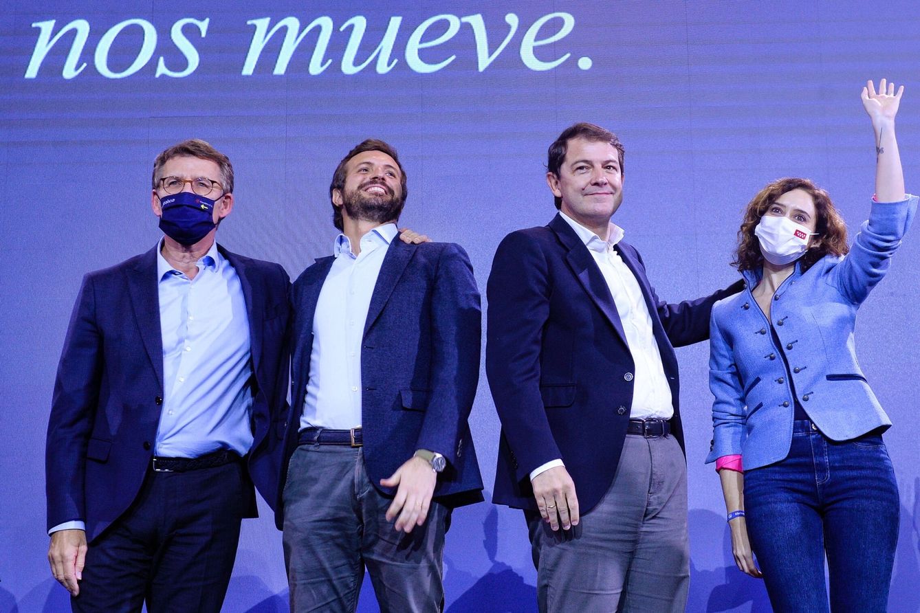 El entonces presidente del PP, Pablo Casado, junto a Feijóo, Mañueco y Díaz Ayuso en la campaña de Castilla y León. (EFE/Nacho Gallego)