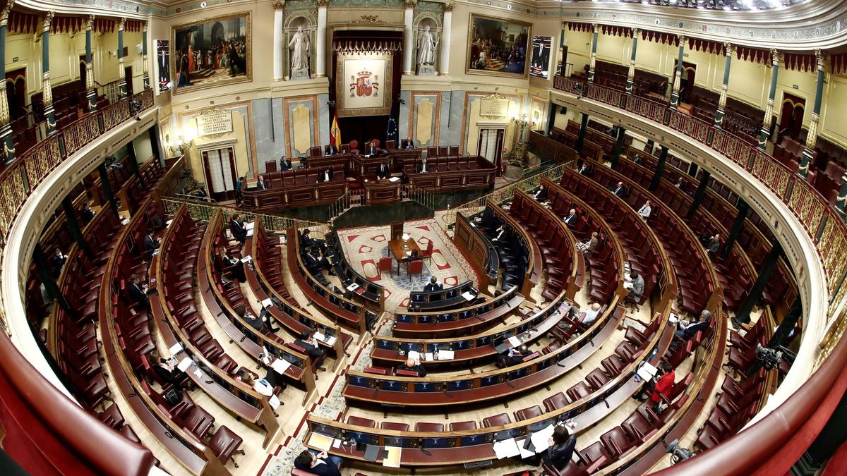 El PSOE apura plazos para votar los decretos pese a las críticas por cerrar el Congreso